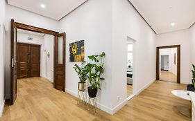 Oro Apartments